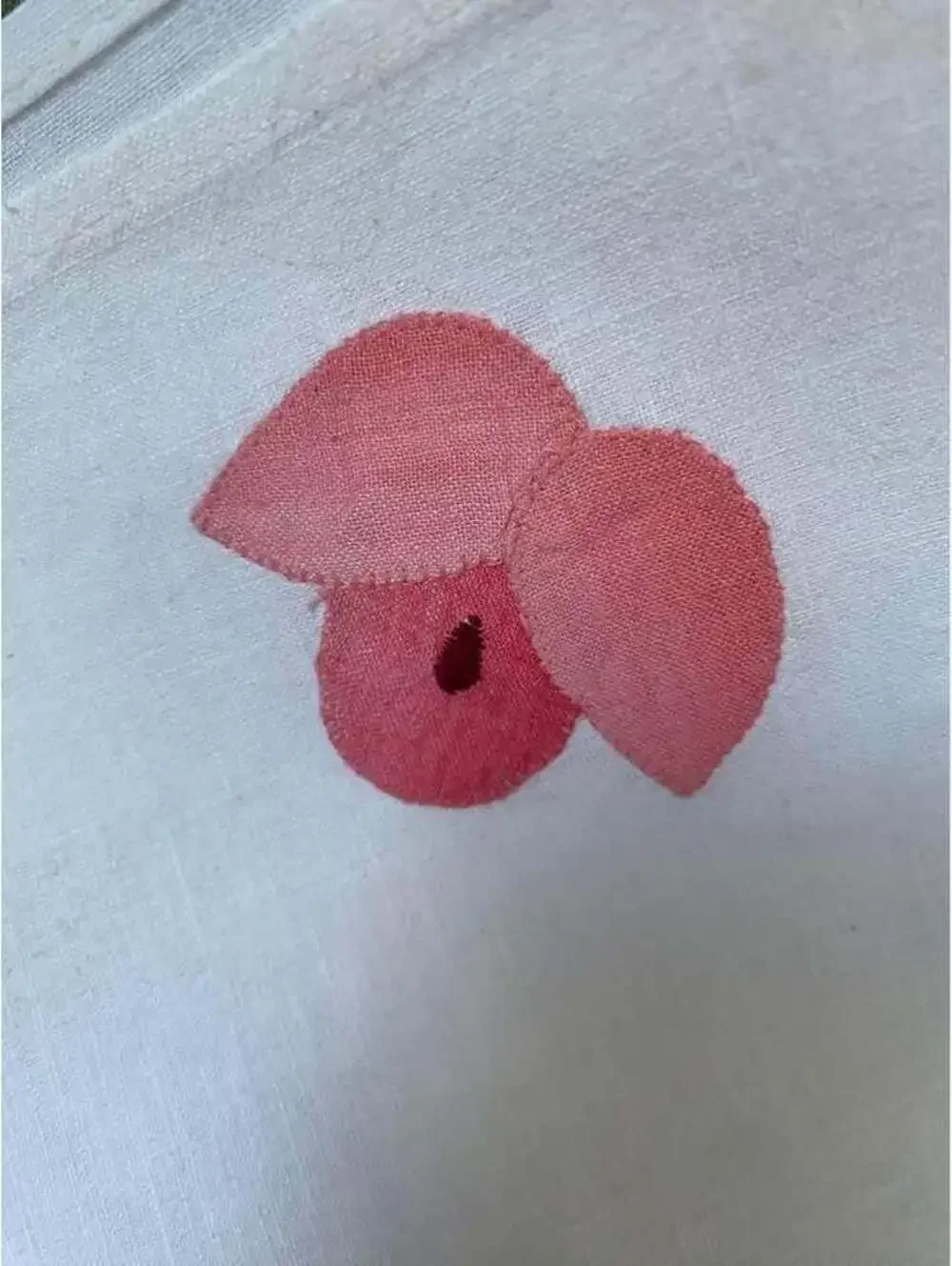 Set of White Napkins with Pink Hemstitched Flower Embroidery – Very Good Quality